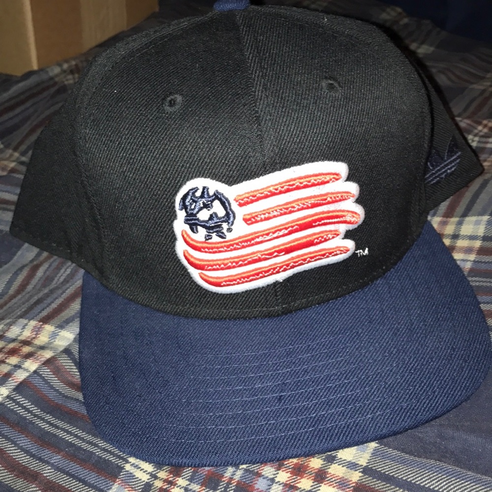 New England Revs snap back